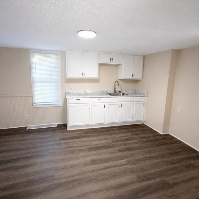 Photo - 8400 Medina Ave
