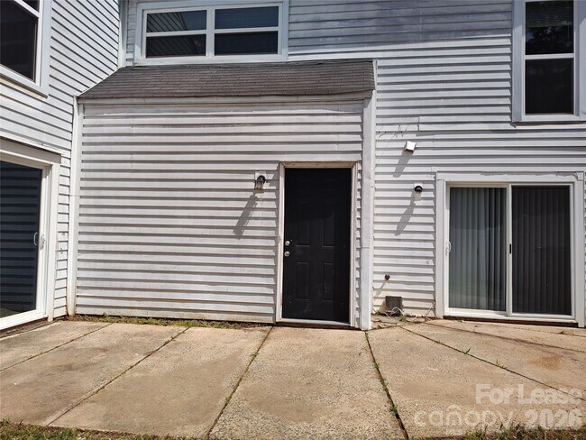 Photo - 7001 Stonington Ln