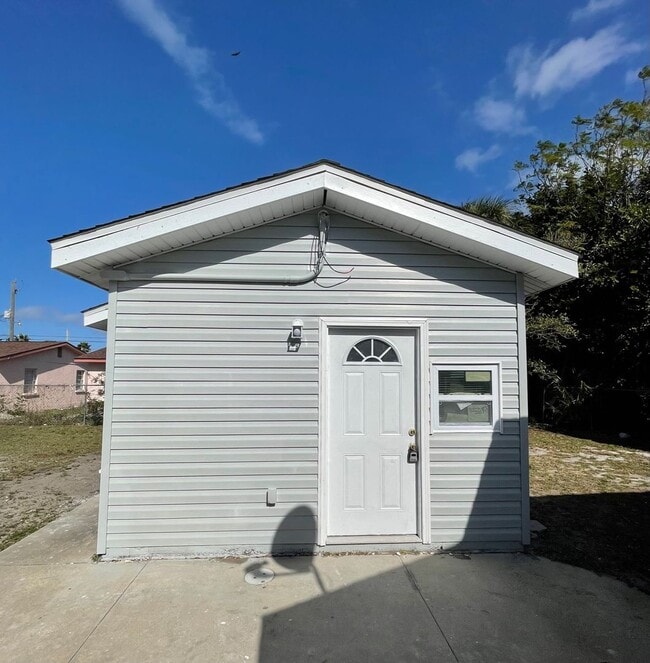 Building Photo - 312 10th Ave Dr W Unit 314