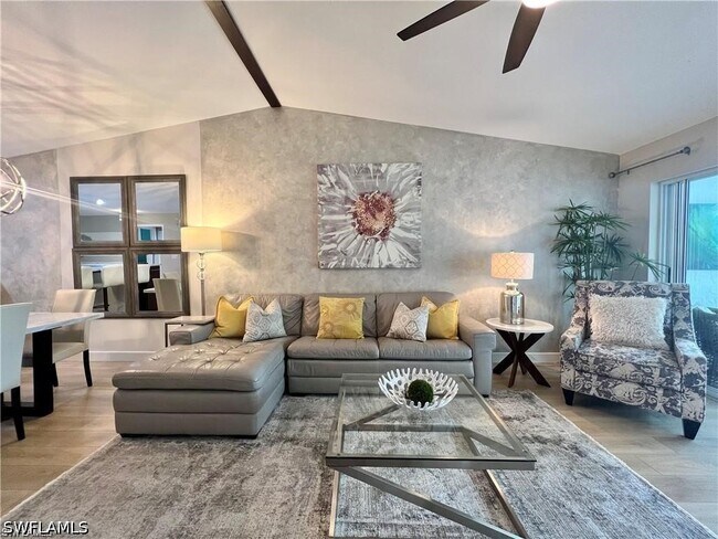 Photo - 1120 Sarah Jean Cir Unidad B205