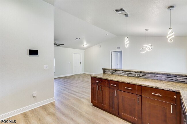 Photo - 5201 4th St W