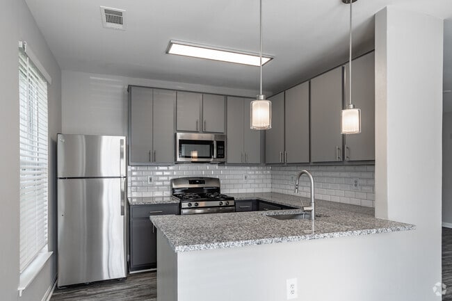 2BR, 2BA - 1060SF
