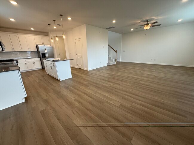 Photo - 480 Tailwind Dr