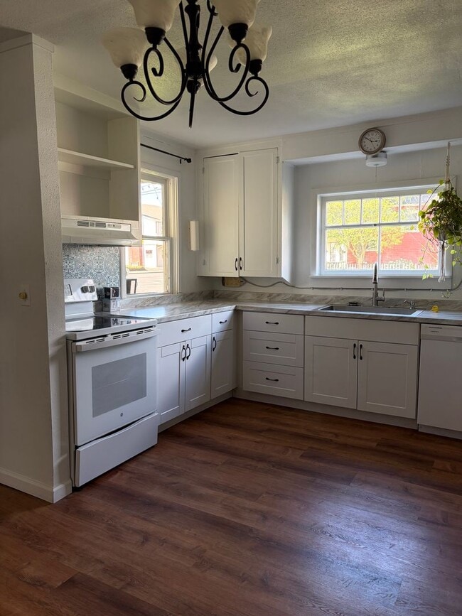 Photo - Newly Remodeled Two Bedroom with Sun Room!