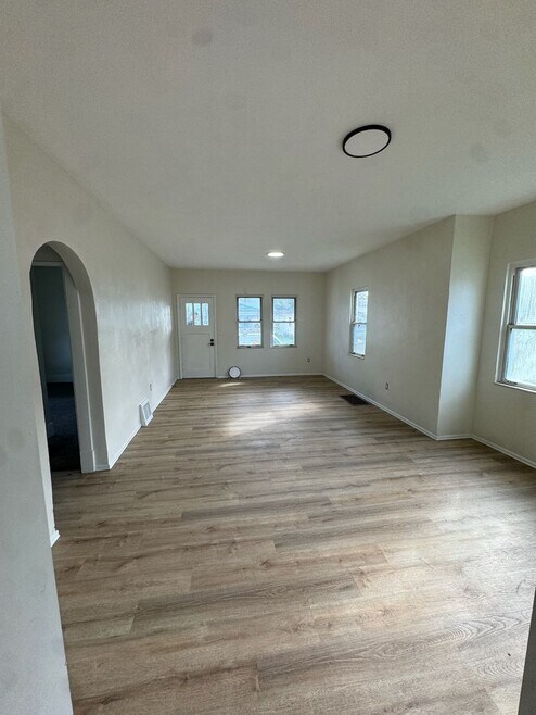 2231 May St