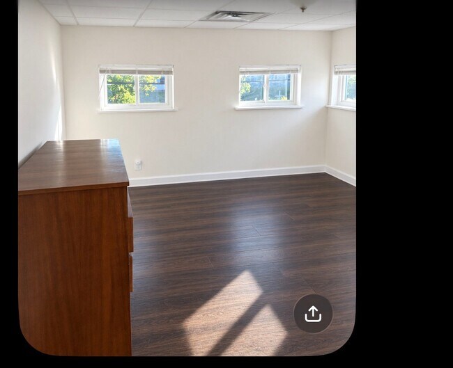 111 S White Horse Pike Unidad 2