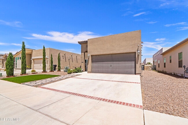 Photo - 908 Tolworth St