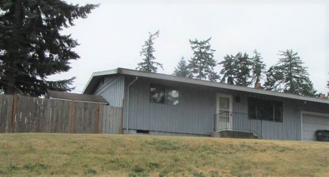 Building Photo - 5910 28th Ave
