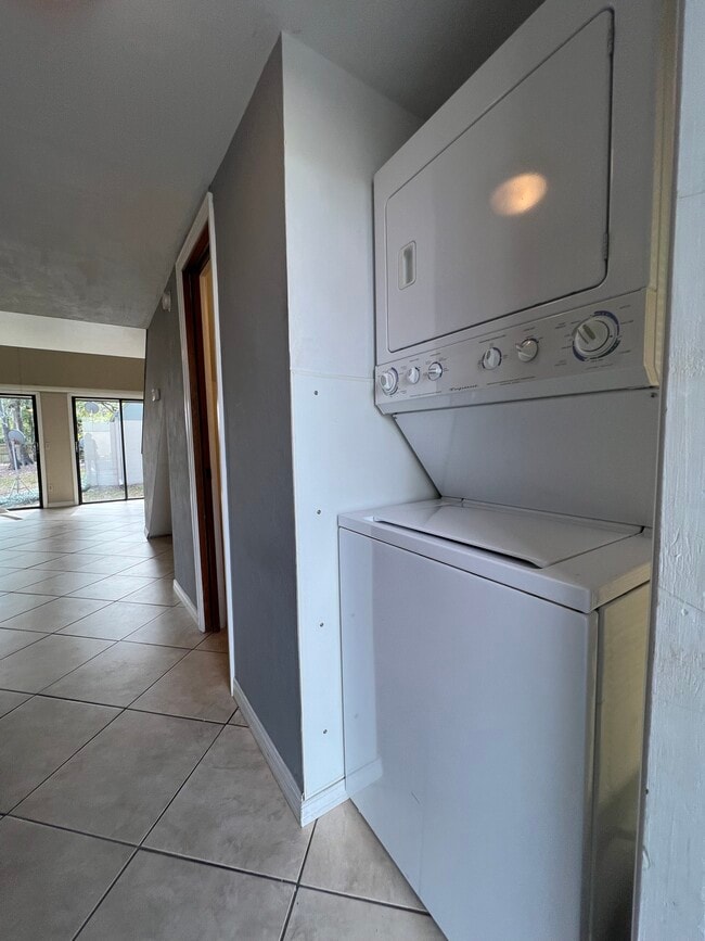 Photo - 7200 SW 8th Ave