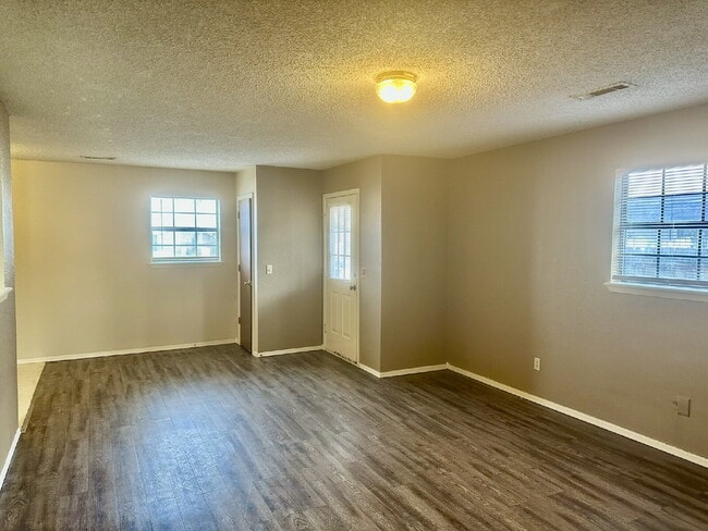 Photo - 1909 Cypress Pl Unidad A