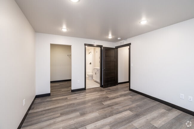 2BR, 2BA - 963SF - Primary Bedroom - The Forde