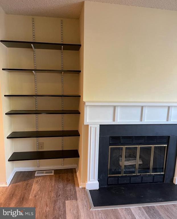 Photo - 105 Thoreau Dr