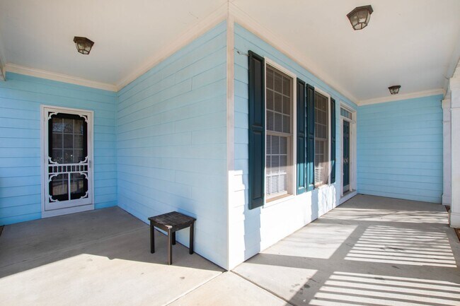 Photo - Exceptional 5-Bedroom Residence in the Hea...