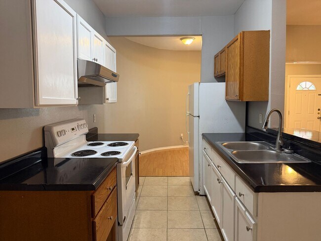 Photo - 240 Princeton Ave Unit B
