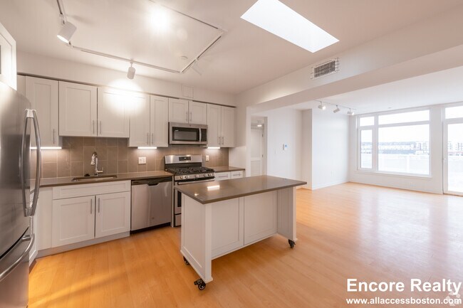 Building Photo - 77 New St Unit 225