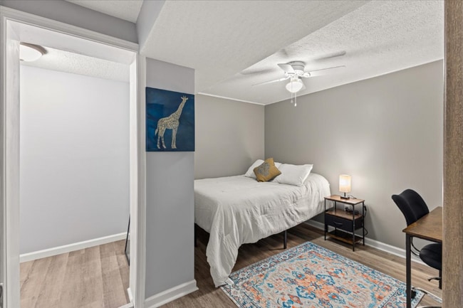 Photo - 350 Hill Park Dr