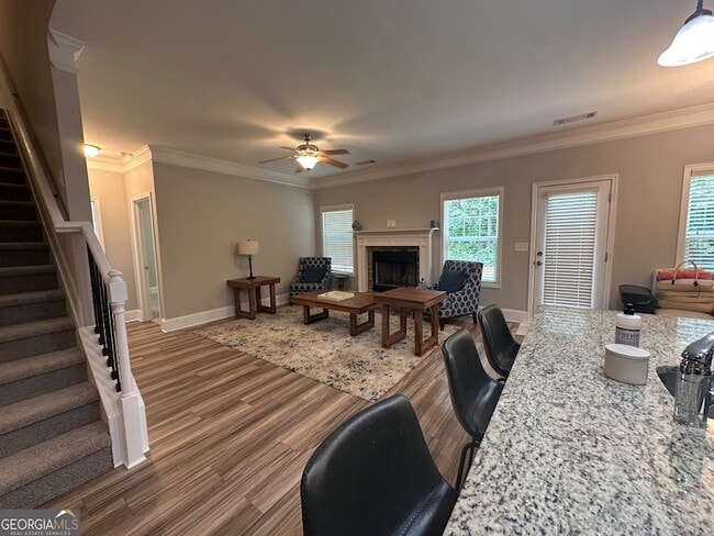 Photo - 273 The Blvd