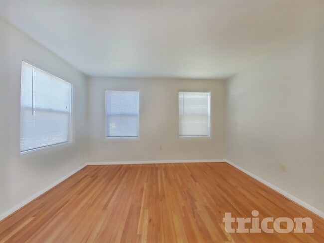 Photo - 342 Camellia Way