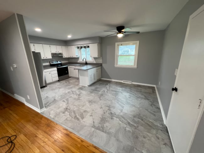 Building Photo - 615 Sunny Ln Rental