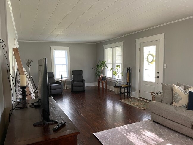 Photo - 701 Taylor Rd