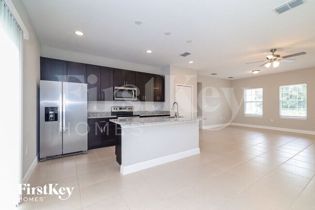 Photo - 720 Martin Ln
