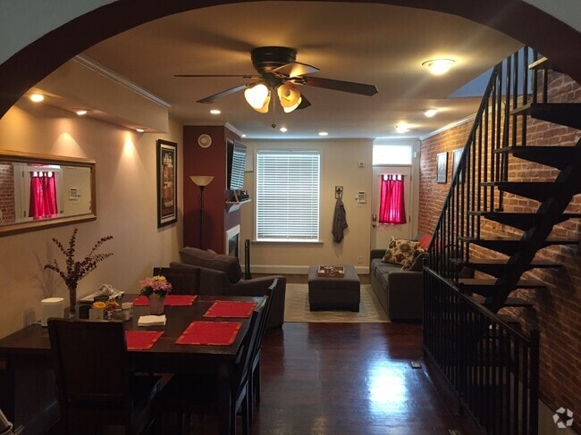 Building Photo - 903 S Bouldin St Rental