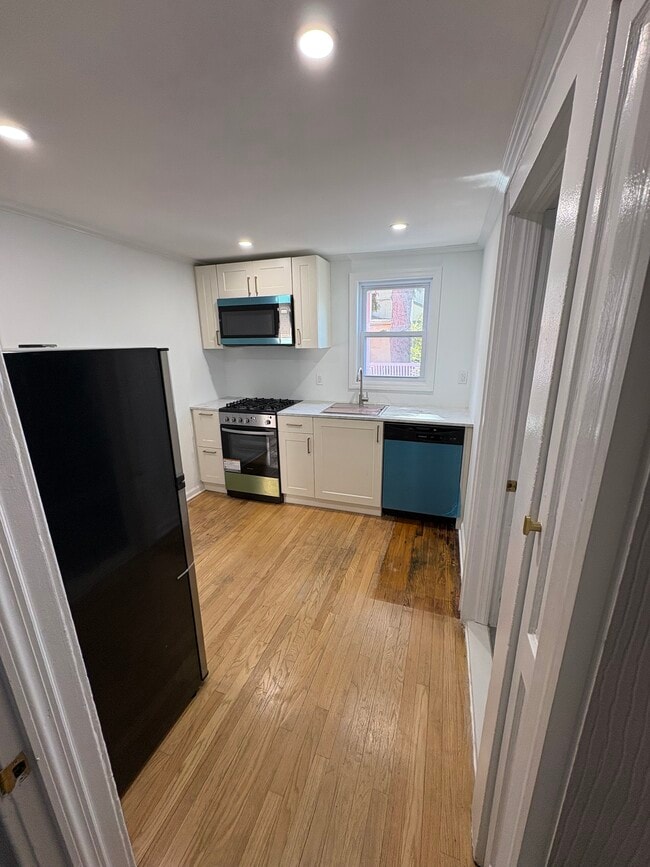 Photo - 2814 Weeks Ave Unidad 1