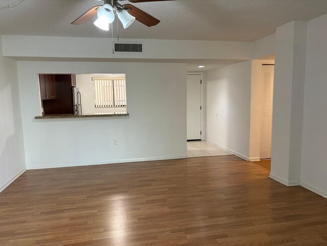 Building Photo - 8400 SW 133rd Avenue Rd Unit 308