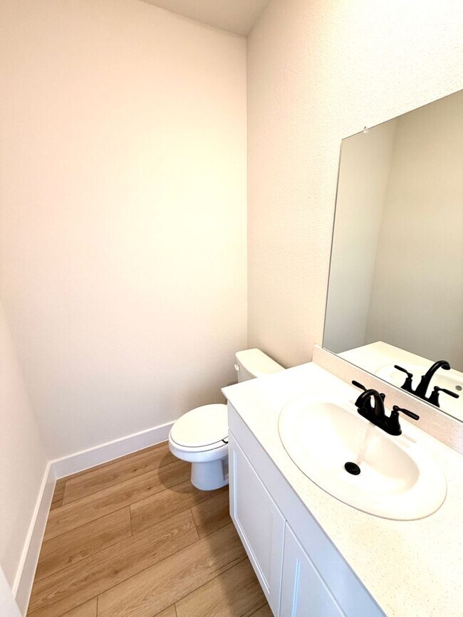 Photo - 2900 Woodbrook Dr