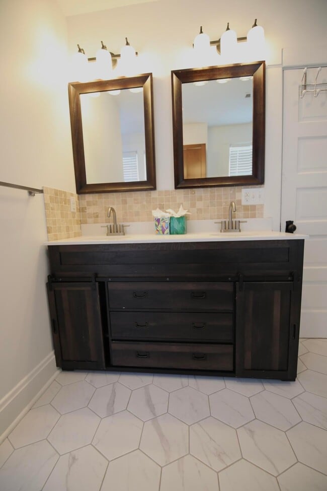 Photo - 310 E Beck St