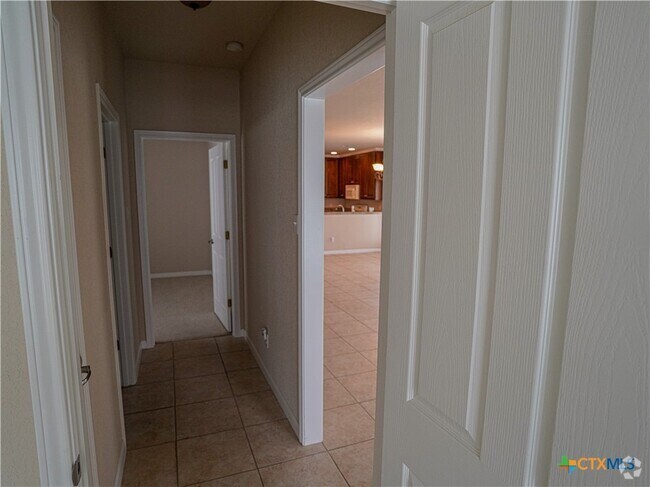 Building Photo - 1651 Hanz Dr Rental