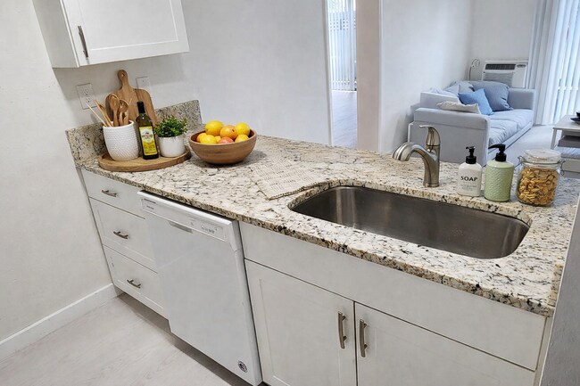 Photo - 1100 Turner St Unit 104