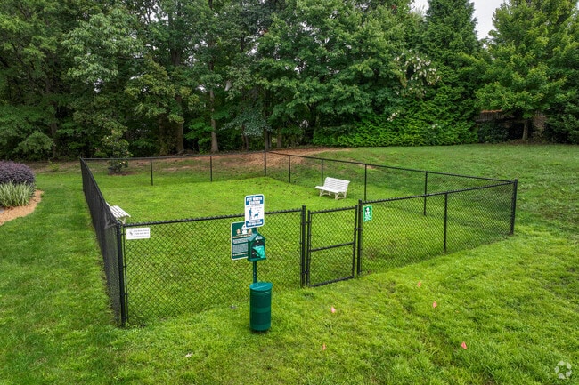 Dog Park - Davis Gardens Apartments