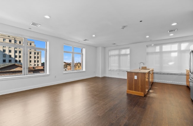 Building Photo - 425 Boylston St Rental