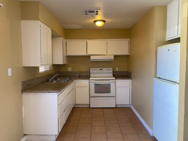 Photo - 2812 Marlin Ave