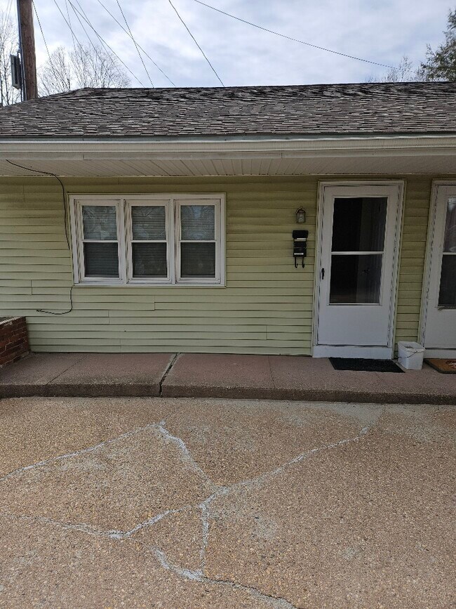 Photo - 70 Elm St Apartments Unit 70 #2