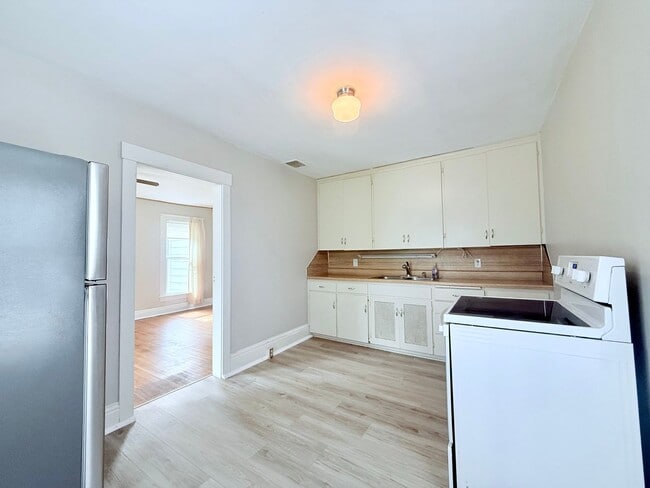 Photo - 900 W Parker St Unit B