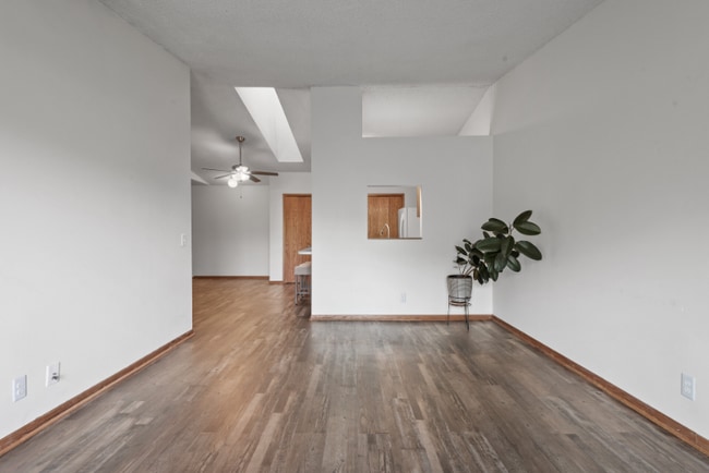 Photo - 797 Parkside Dr