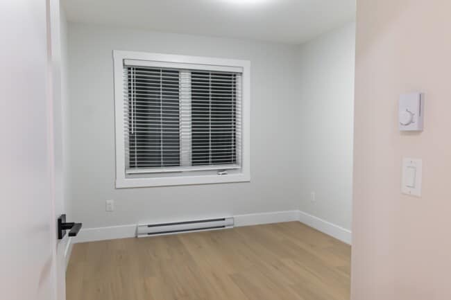 Photo - 171 Colonial Cres