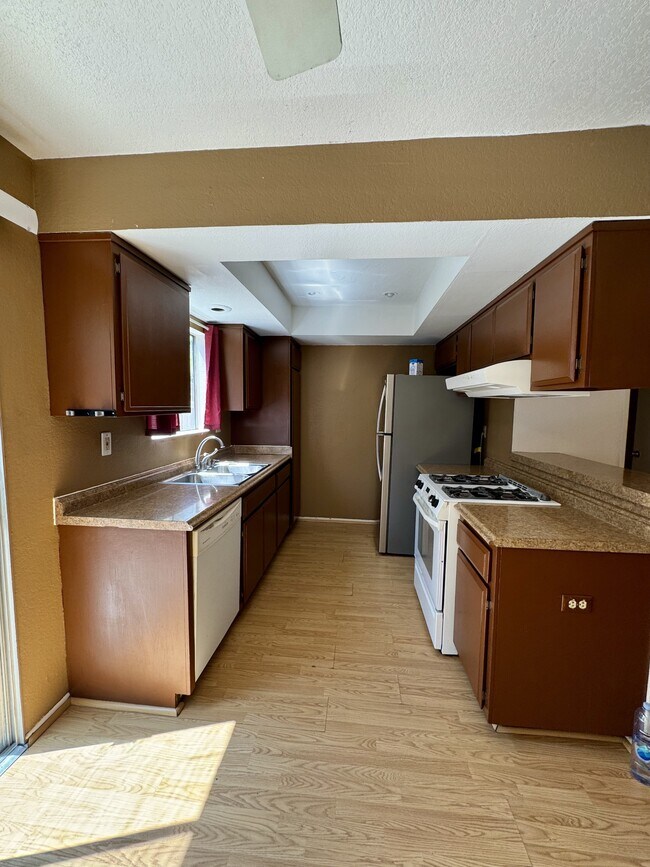 Photo - 1231 W Hillandale Ave