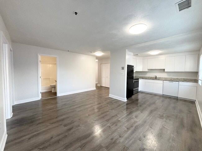 11 Langdon St