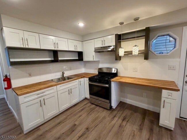 Photo - 114 Maple Ave