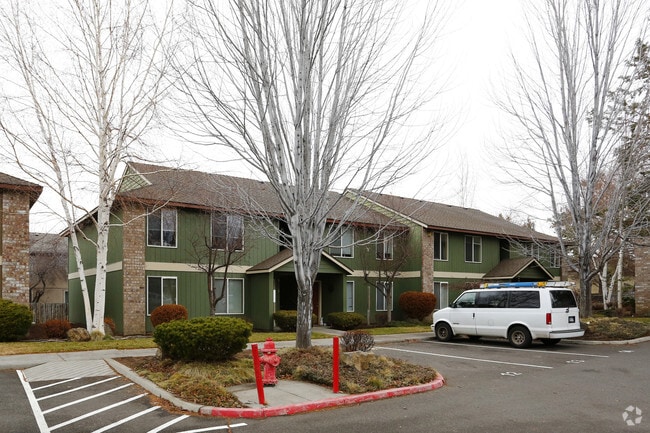 Photo - Spring Pines Apartments
