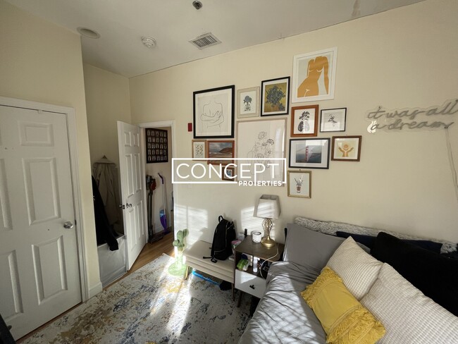 Photo - 243 Northampton St Unit 4