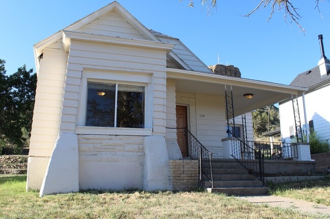 Building Photo - 529 W Topeka Ave