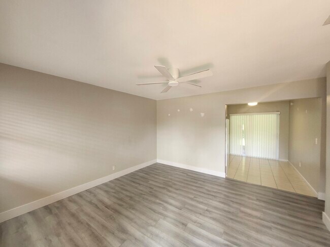 Photo - 4972 SW 93rd Ave