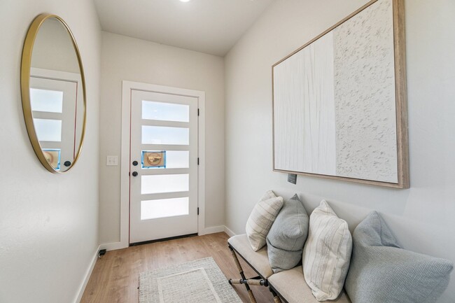 Photo - **New tenant incentive! Receive ($1200 CRE...