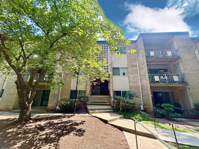 Photo - 12205 Academy Way Unidad 6