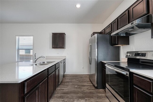 Photo - 772 Circle Wy