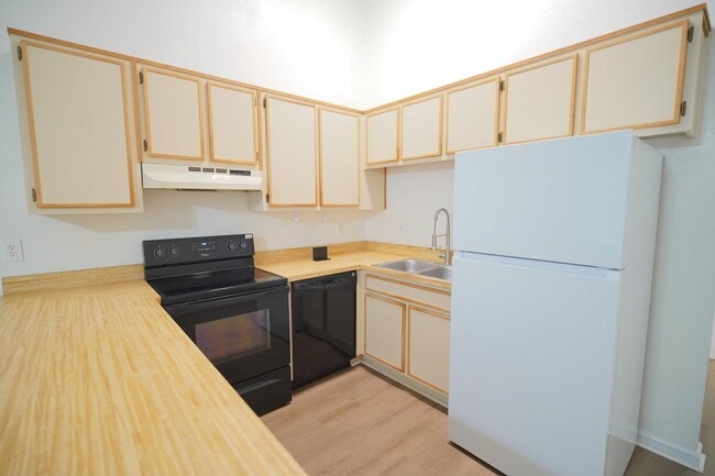 Photo - 1188 High Rd